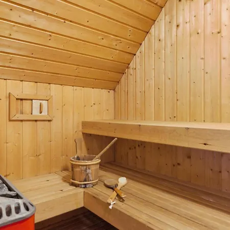 Beach Front Home In Ringkøbing With Sauna Ferienhaus *